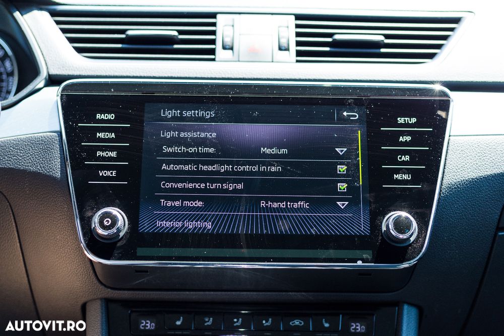 SKODA Superb 2019 — imagine 25