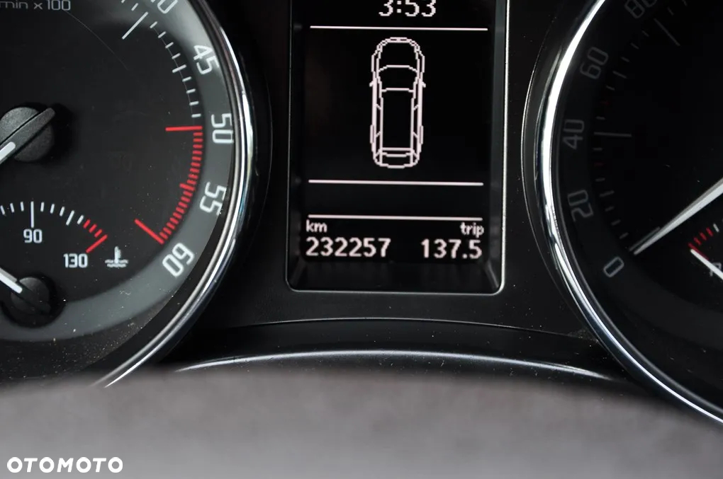 Skoda Superb 2.0 TDI L&K DSG - 38