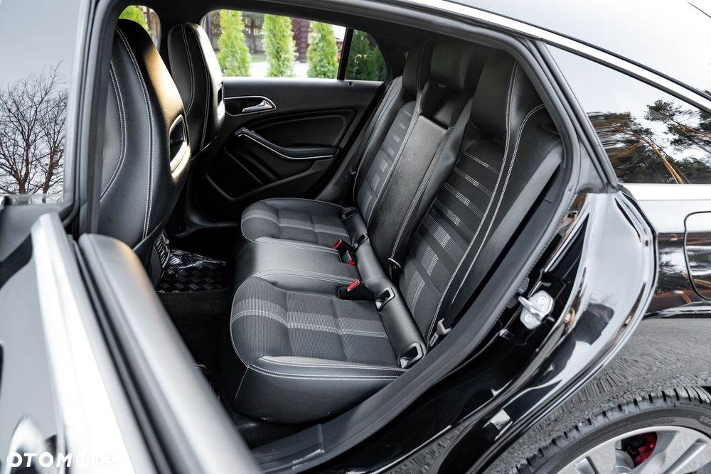 Mercedes-Benz CLA 200 (CDI) d 7G-DCT AMG Line - 17