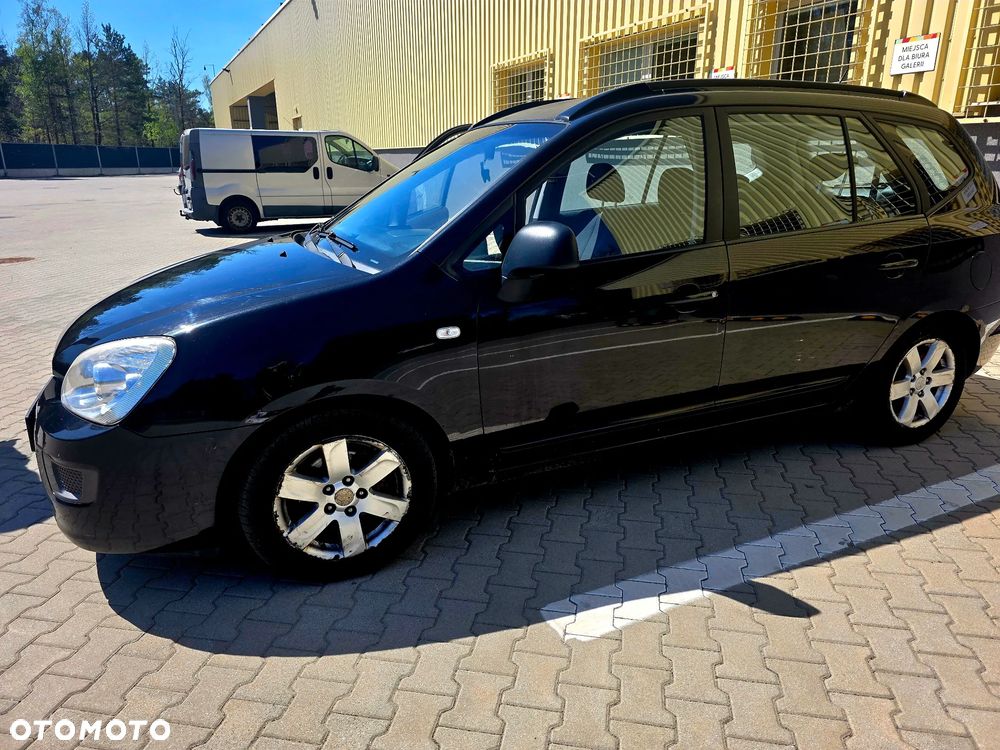 Kia Carens - 1