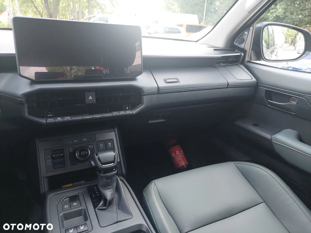 Toyota Hilux 2.8 D-4D mHEV Double Cab Invincible 4x4 - 19