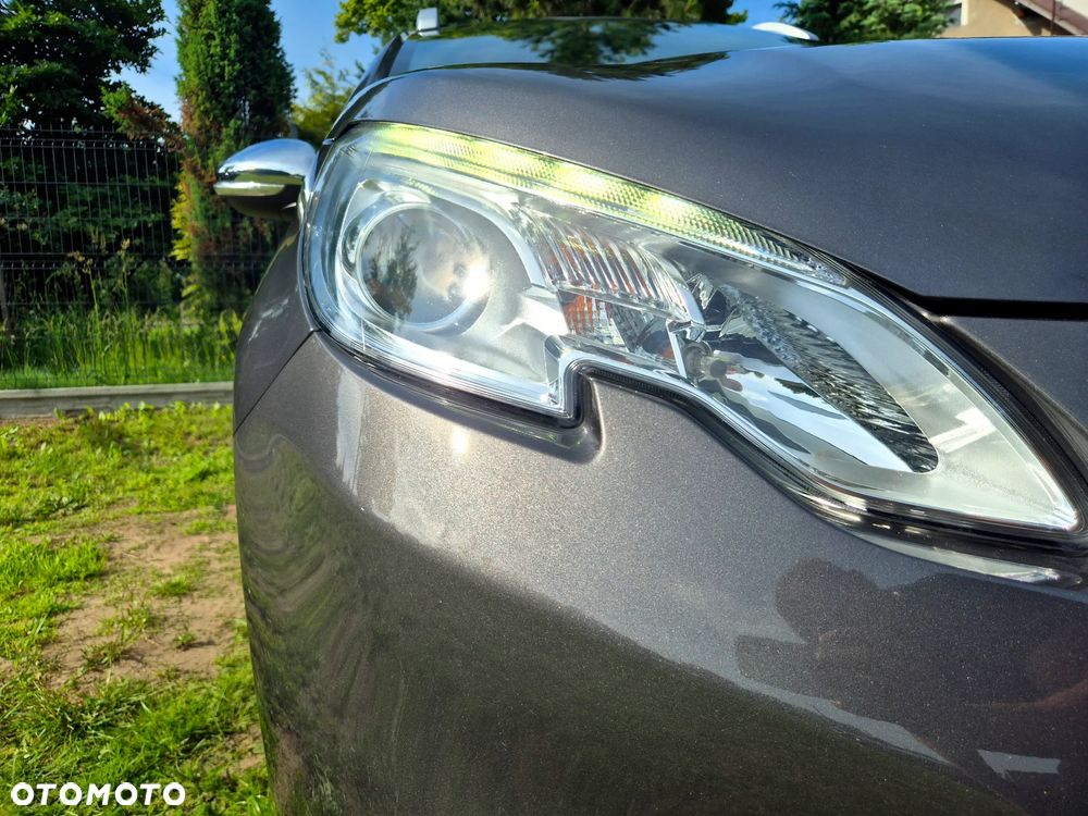 Peugeot 2008 1.6 VTi Style - 17