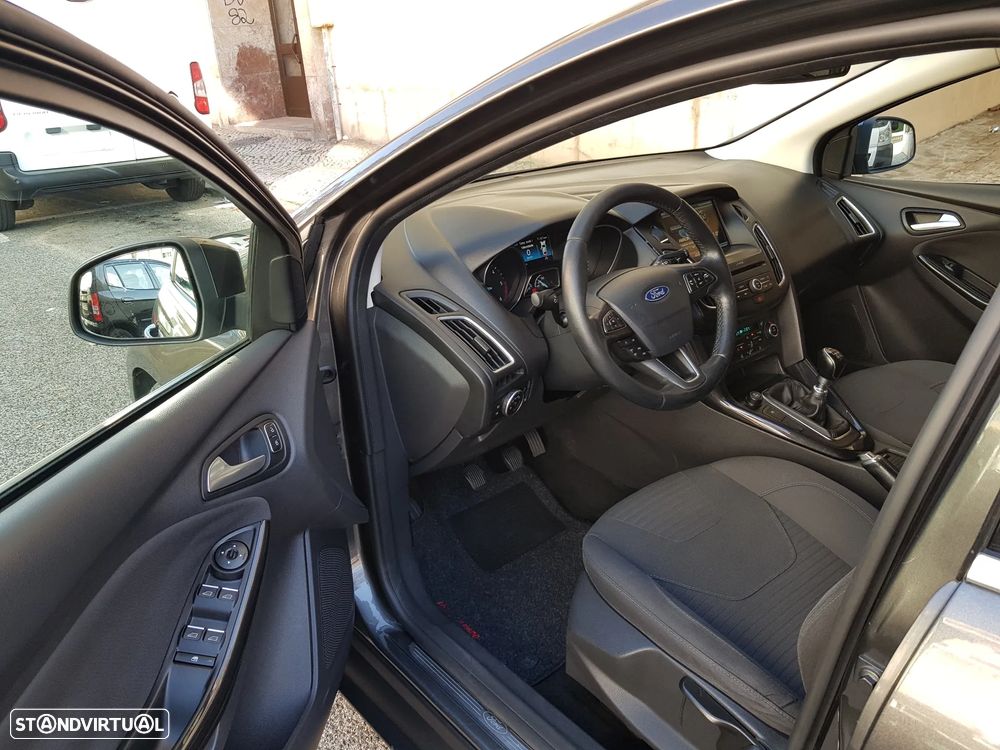 Ford Focus SW 1.5 TDCi Titanium - 10
