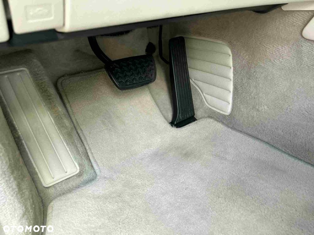 Lexus LS 460 Elite - 31