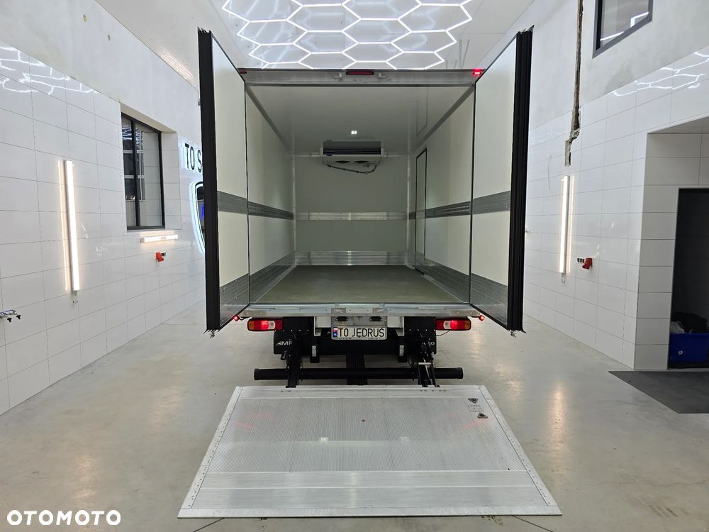 Iveco DAILY 50C18 MROŻNIA 8-PALETOWY + WINDA.1Tona AGREGAT Carrier -20*C +20*C 183Tyś km SERWIS DO OSTATNIEGO Km ASO IVECO SALON PL BOGATA OPCJA WYPOSAZENIA LED NAVI AKTYWNY TEMPOMAT FOTEL KIEROWCY PNEŁMATYCZNY - 14