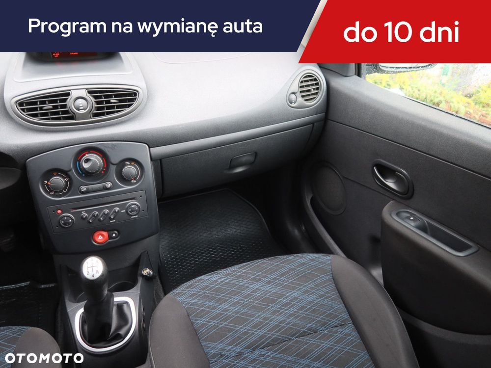 Renault Clio - 10