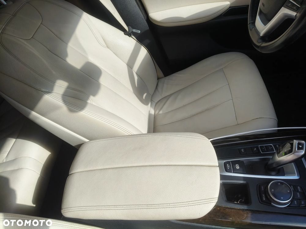 BMW X5 xDrive35i - 24