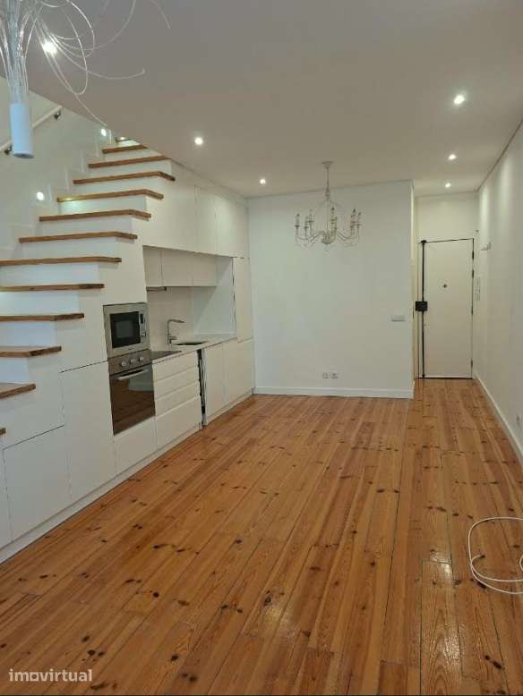 Fantástico T3 Duplex sito na R. Martins Sarmento, em Penha de França - Grande imagem: 3/19