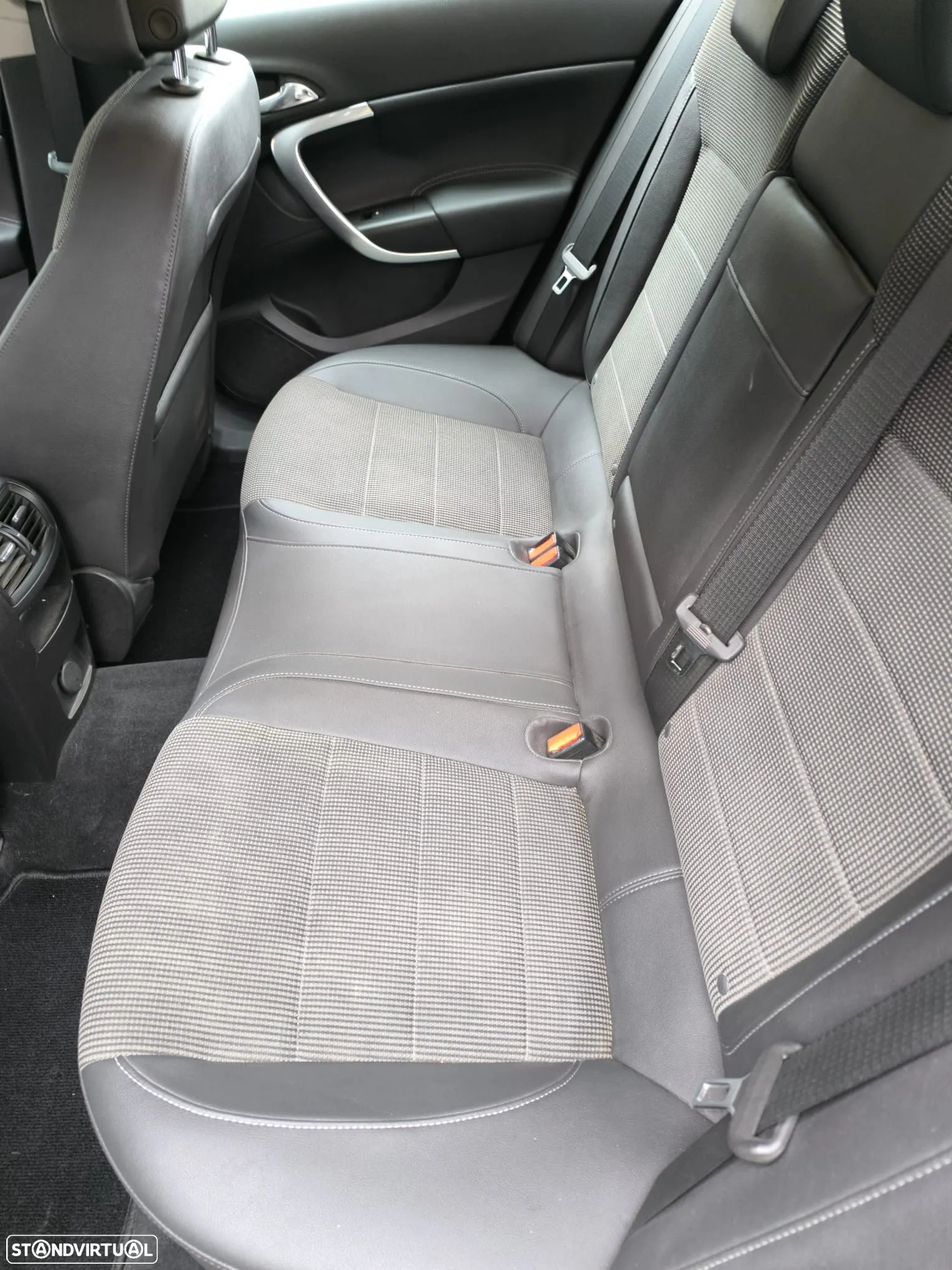 Opel Insignia 1.6 T Cosmo - 13
