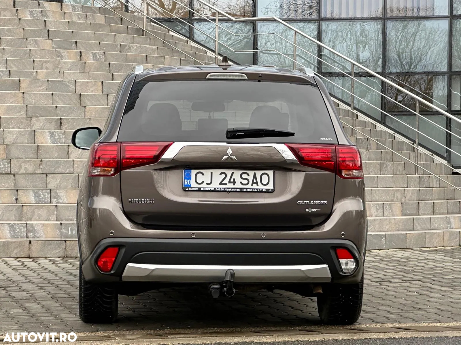 Mitsubishi Outlander 2.2 DI-D 4WD TC-SST Intense - 22