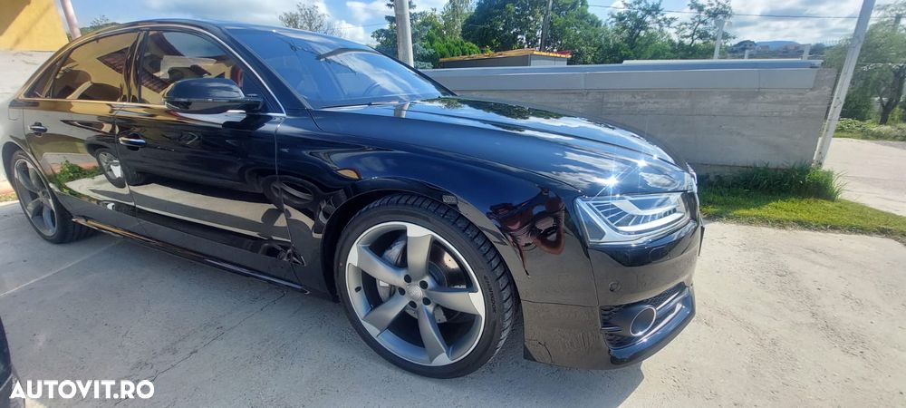 Audi A8 - 1