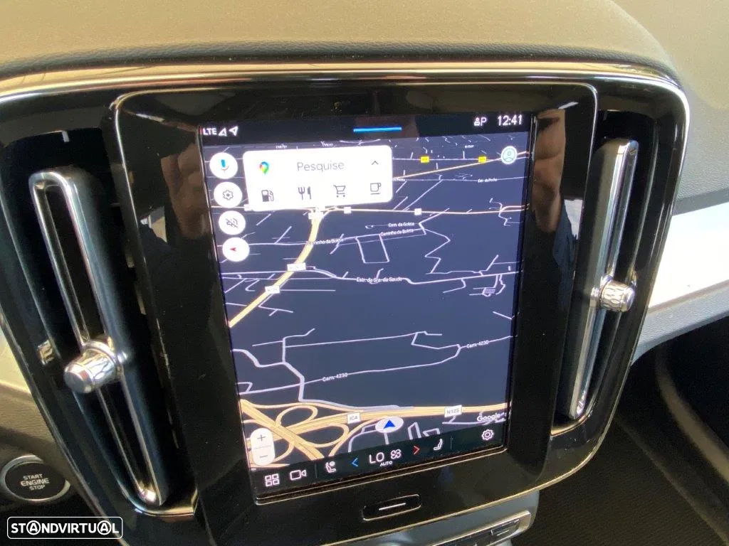Volvo XC 40 2.0 B3 Black Edition - 17