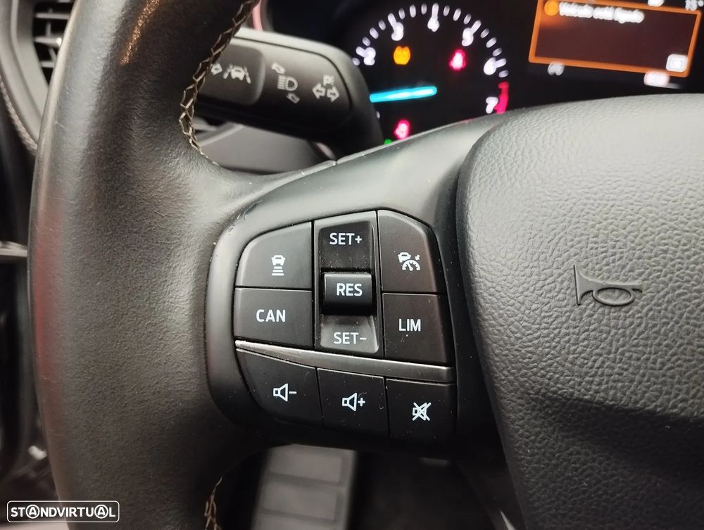 Ford Focus SW 1.0 EcoBoost Vignale - 24