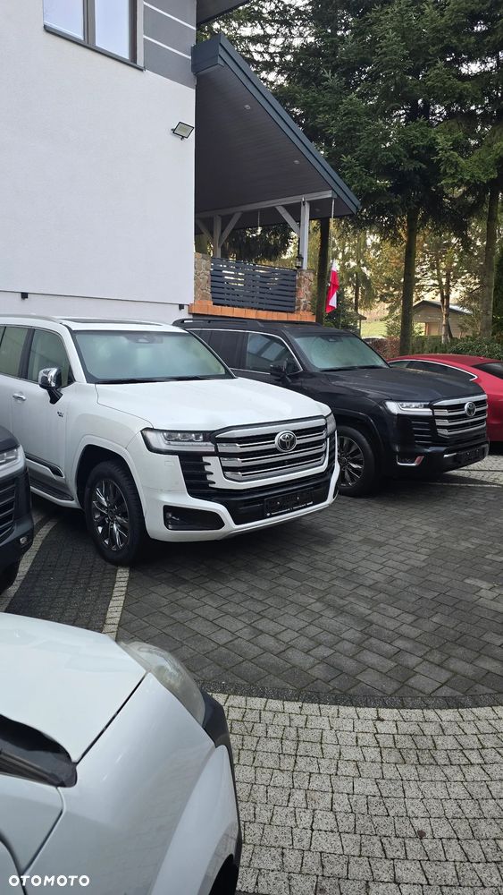 Toyota Land Cruiser - 26