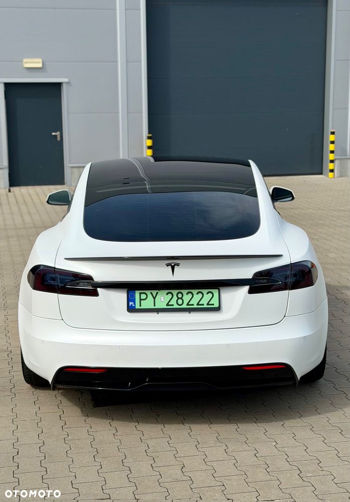 Tesla Model S - 10