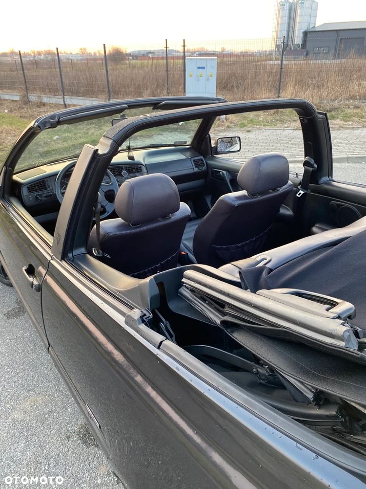 Volkswagen Golf - 32