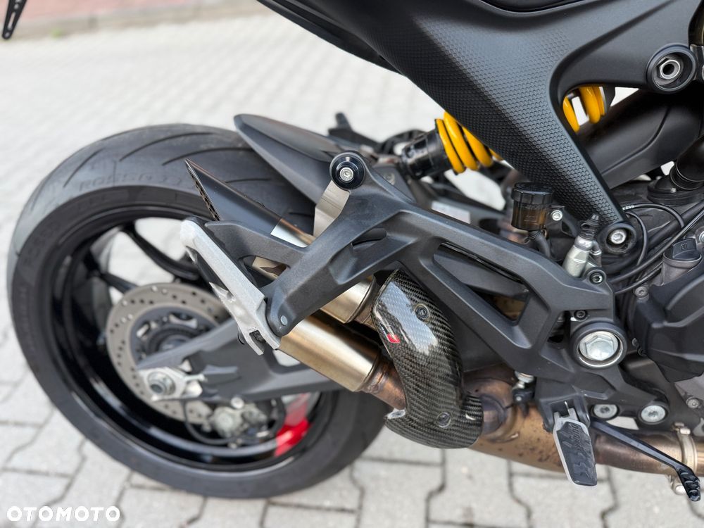 Ducati Monster - 11