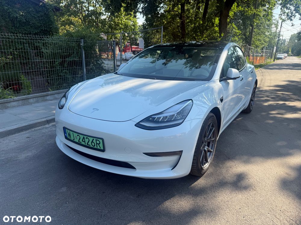 Tesla Model 3 - 1