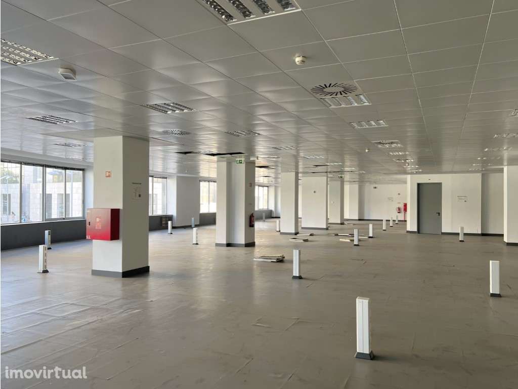Escritório para arrendamento em Sete Rios com 848 m2 - Grande imagem: 2/5