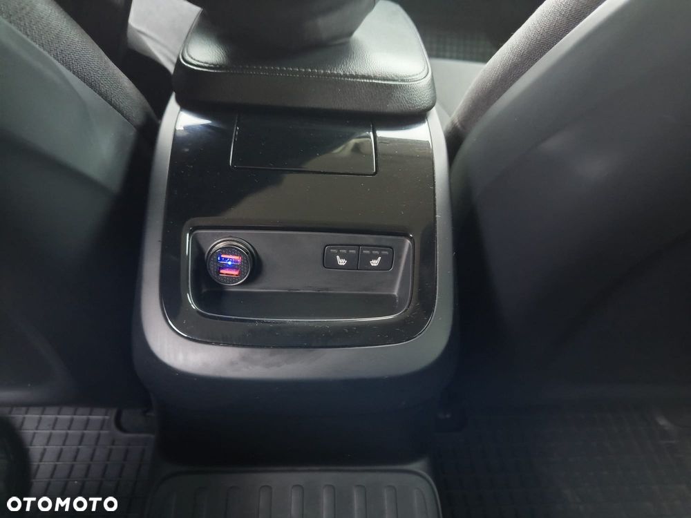 Volvo V60 T6 AWD Twin Engine Geartronic Momentum Pro - 24