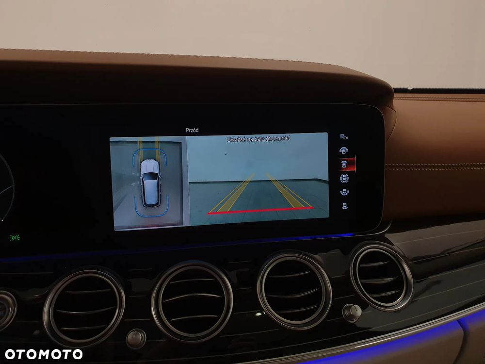 Mercedes-Benz Klasa E 300 de 4Matic 9G-TRONIC AMG Line - 27