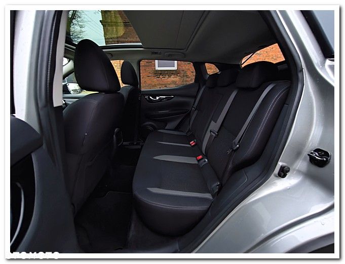 Nissan Qashqai 1.3 DIG-T N-WAY - 24