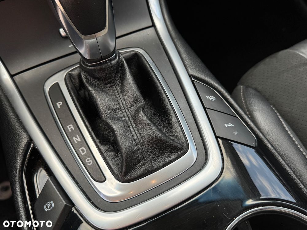 Ford Edge - 12