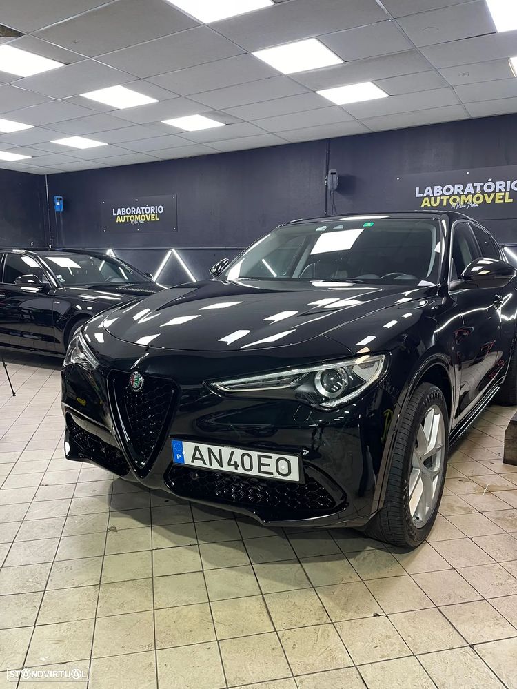 Alfa Romeo Stelvio 2.0 Turbo 16V AT8-Q4 Veloce - 4