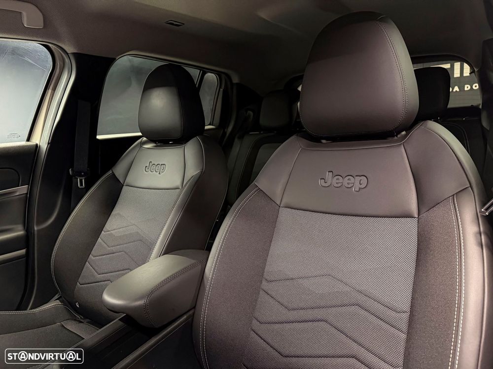 Jeep Avenger Summit - 10