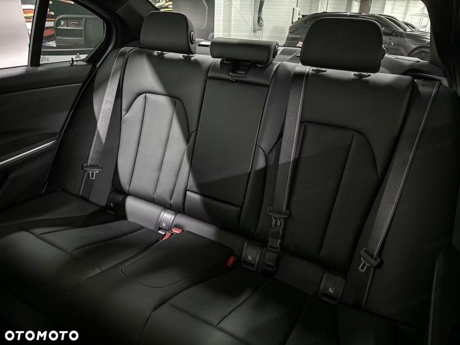 BMW Seria 3 330i xDrive M Sport sport - 12