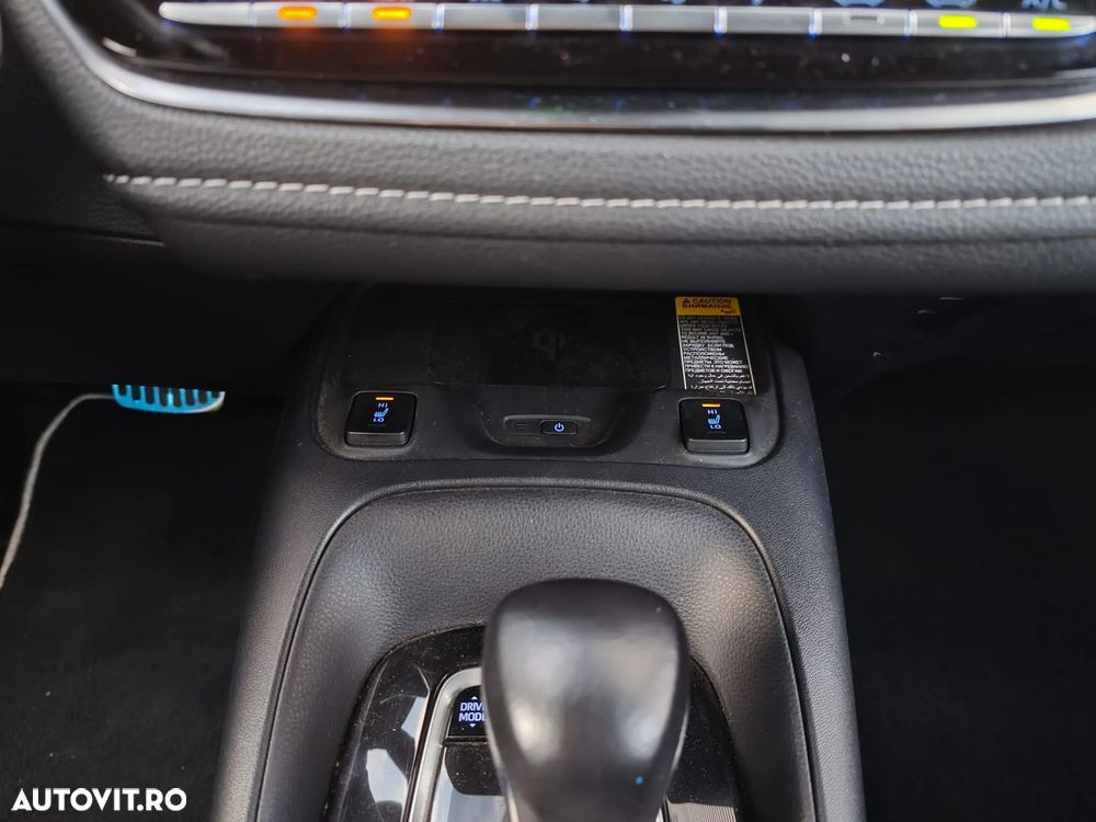 Toyota Corolla 1.8 Hybrid Team Deutschland - 18