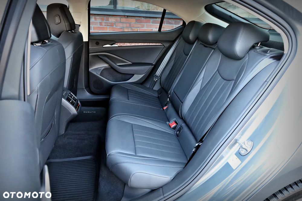 Skoda Superb 1.5 TSI L&K DSG - 21