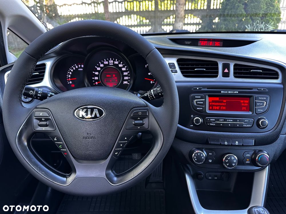 Kia Ceed 1.4 CVVT Attract - 17
