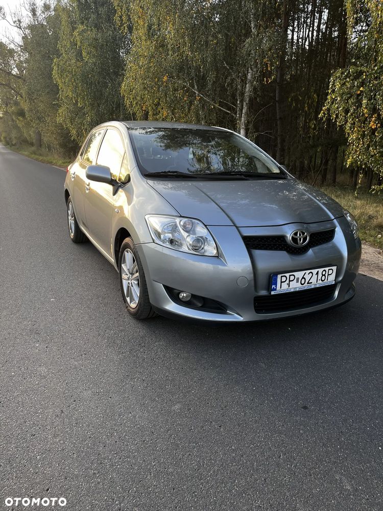 Toyota Auris 1.4 D-4D Luna - 2