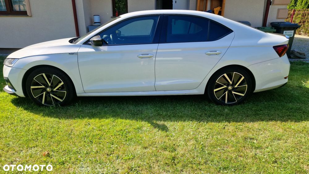 Skoda Octavia 2023 photo 2