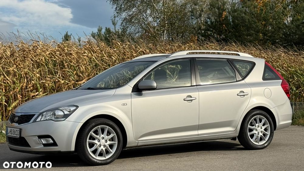 Kia Ceed - 22