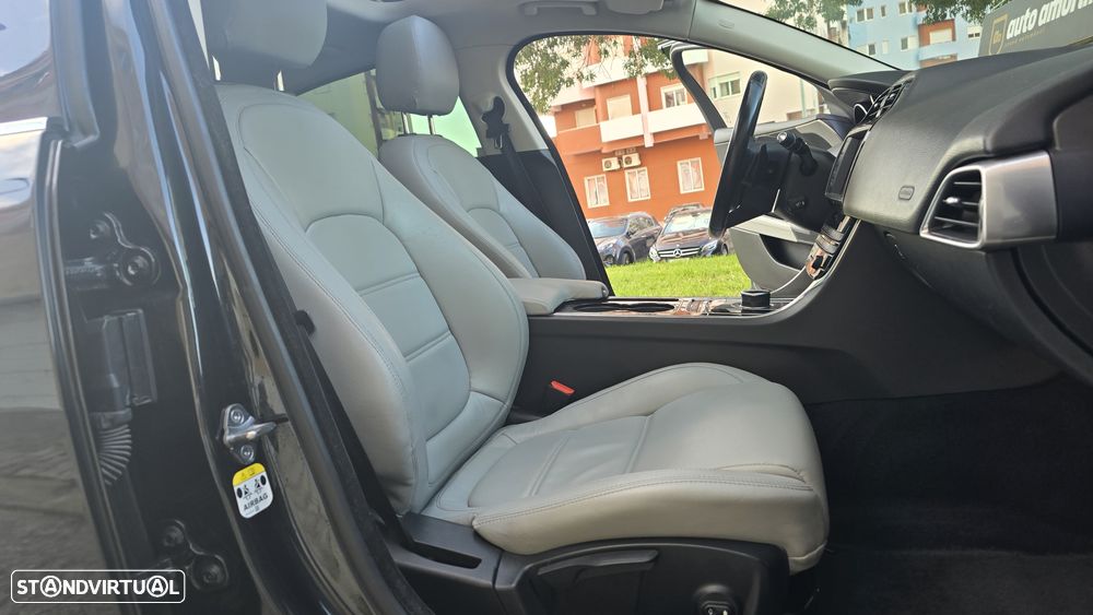 Jaguar XE 20d Aut. Prestige - 22