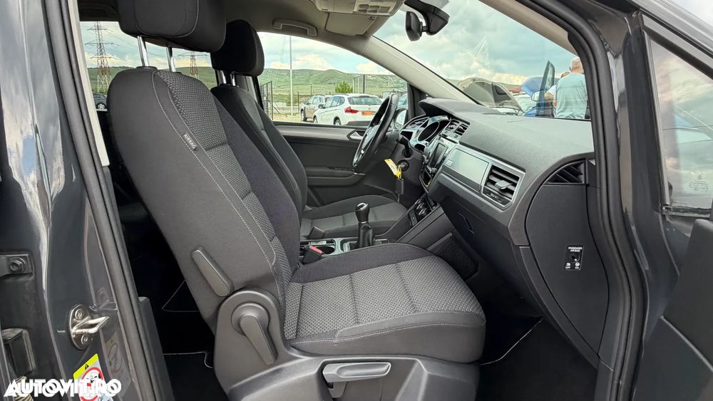 Volkswagen Touran 2.0 TDI Highline - 17
