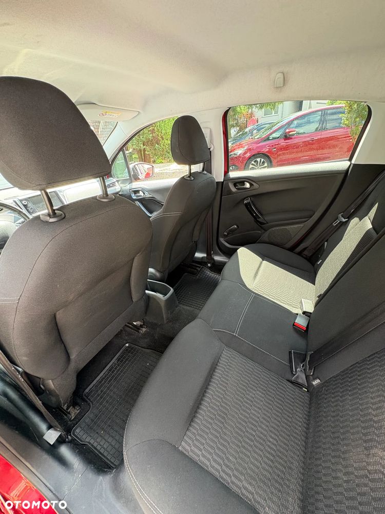 Peugeot 208 1.2 PureTech Style - 6