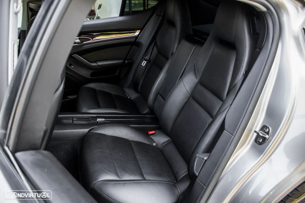 Porsche Panamera Platinum Edition - 34