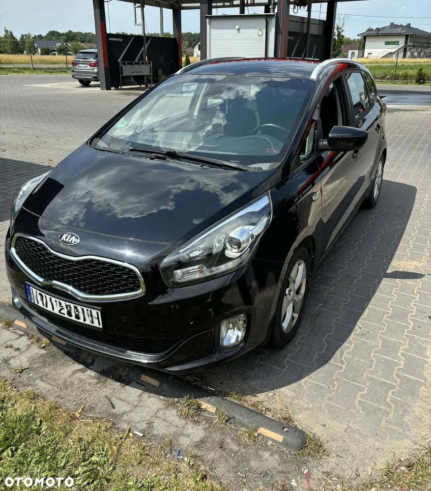 Kia Carens - 2