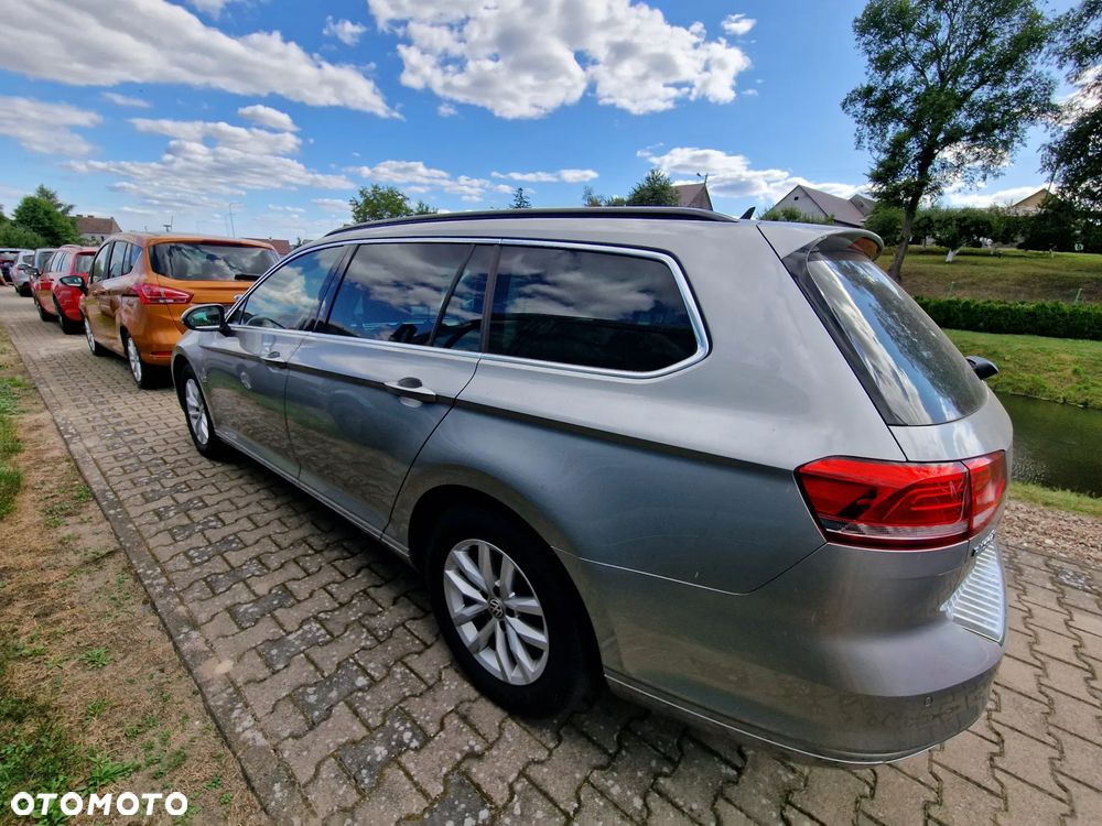 Volkswagen Passat - 11