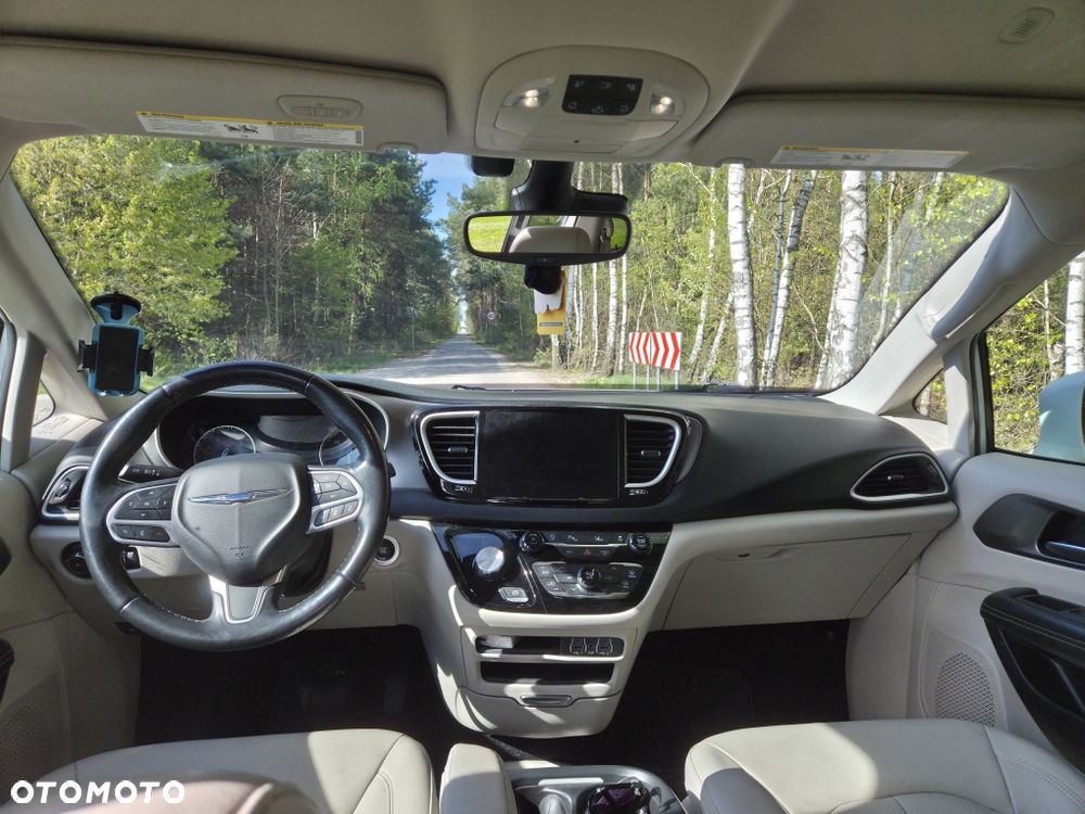 Chrysler Pacifica - 6