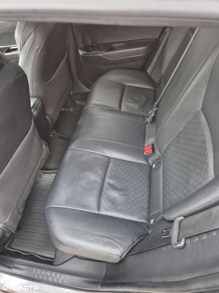 Toyota C-HR ver-1-8-hybrid-executive - 12