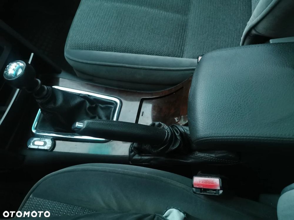 Peugeot 407 2.0 HDI Intense - 15