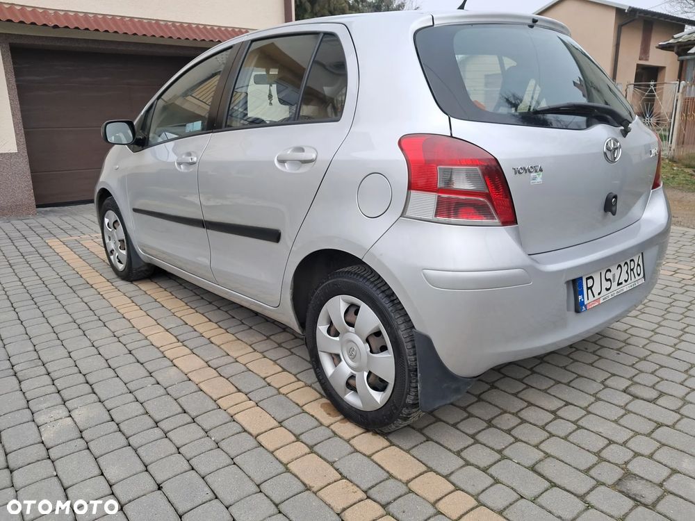 Toyota Yaris 1.33 2010 - 4