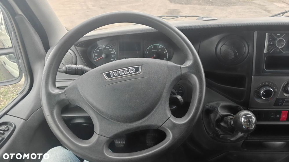 Iveco Daily  35C13 MAXI brygadówka 7 osób BLIŹNIAK KLIMA TEMPOMAT HAK - 17