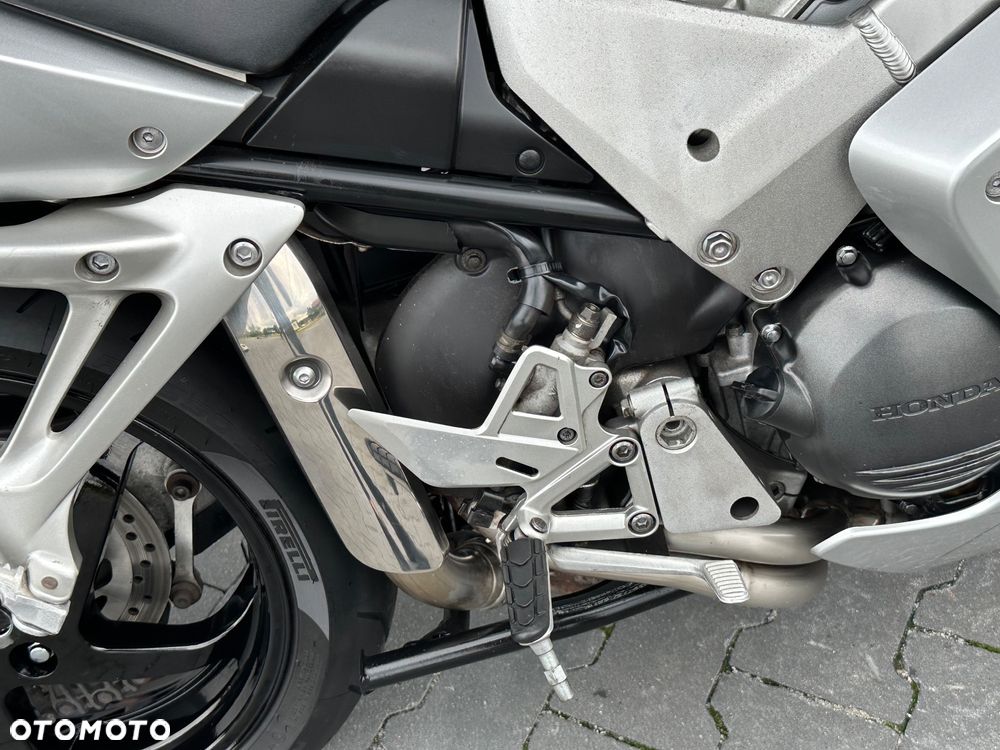 Honda VFR - 13