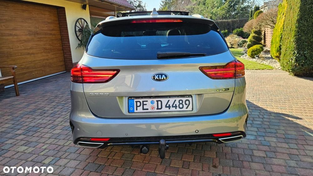 Kia Ceed - 8