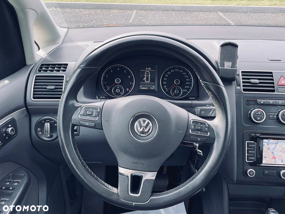 Volkswagen Touran 1.4 TSI DSG Cross - 27